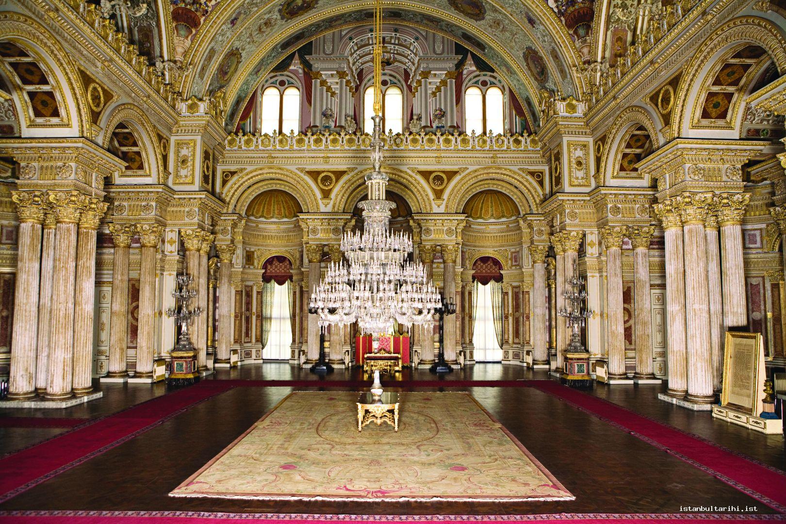 5- Zülvecheyn (one with two faces) Hall in Dolmabahçe Palace
