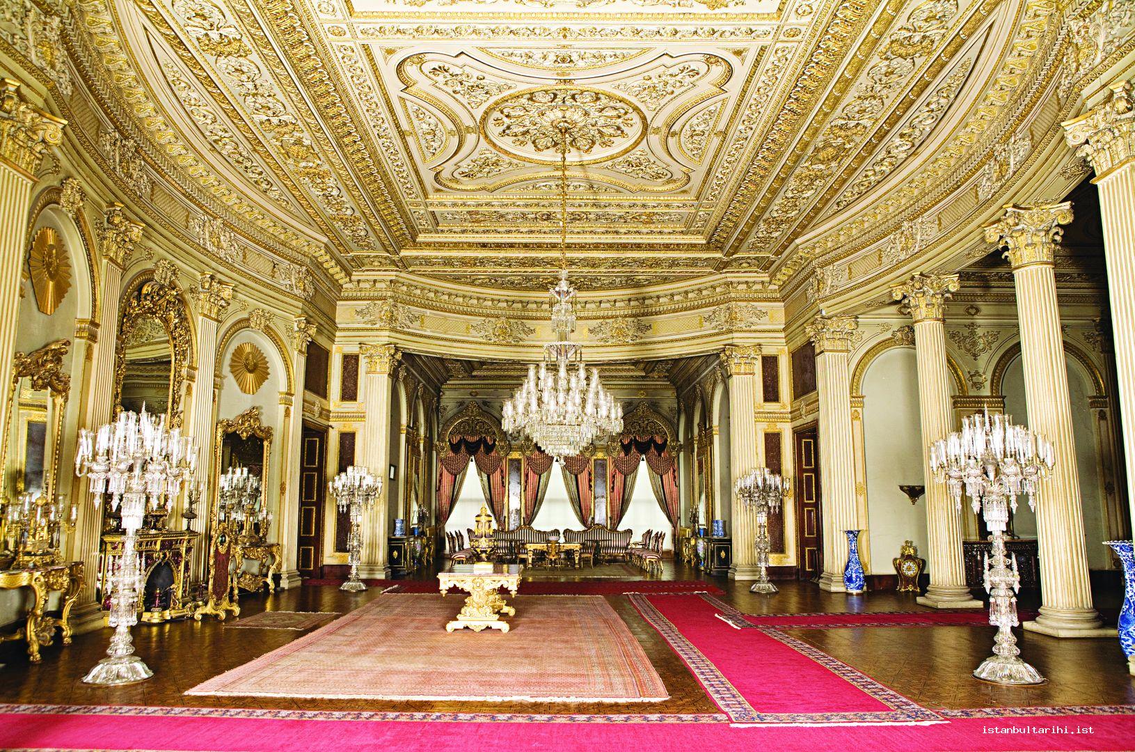 6- Muayede Hall (the hall for exchanging festival greetings) in Dolmabahçe Palace    