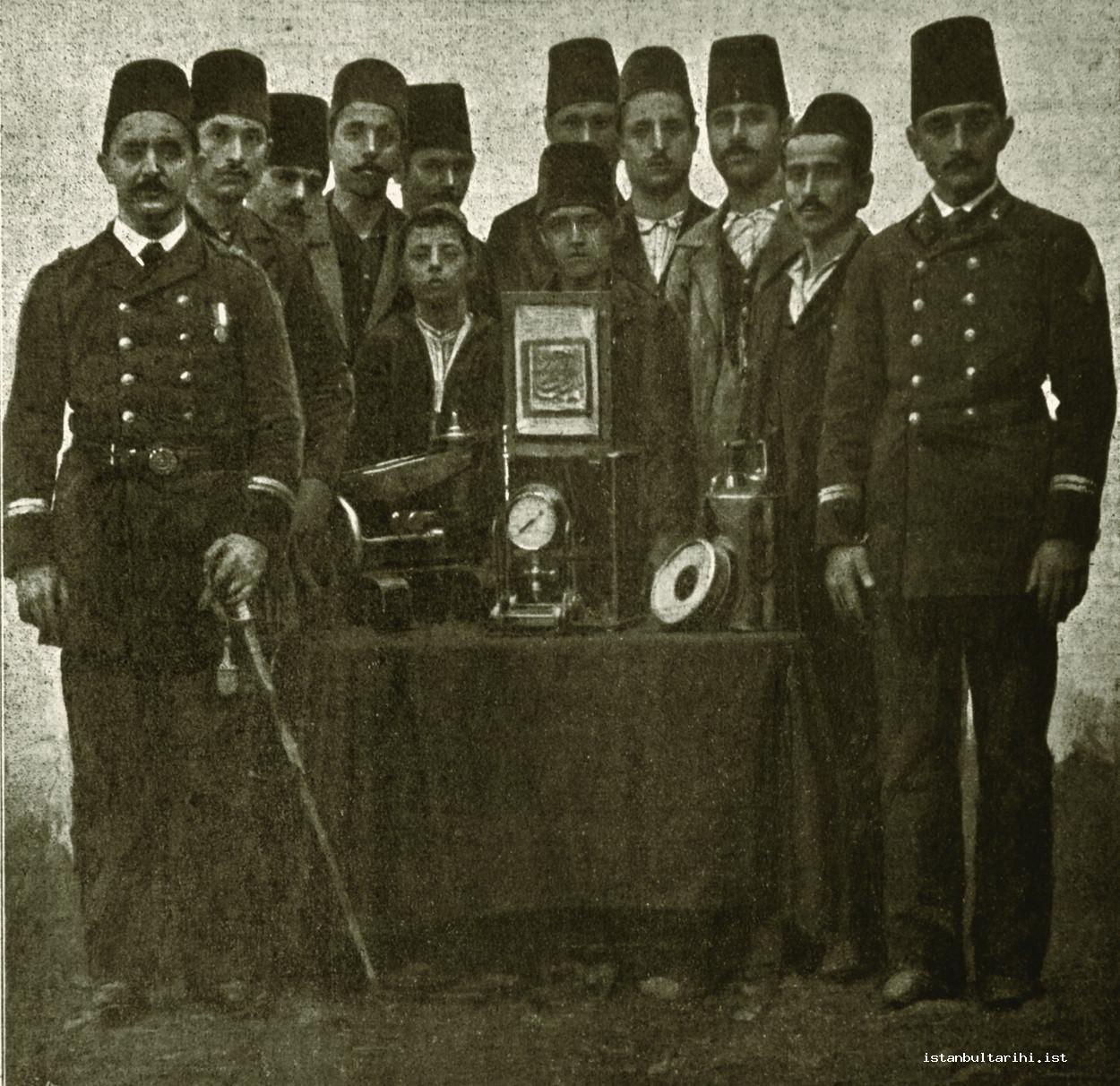 5- Osmanlı mühendislerinden bir grup (<em>Mâlûmât</em>)