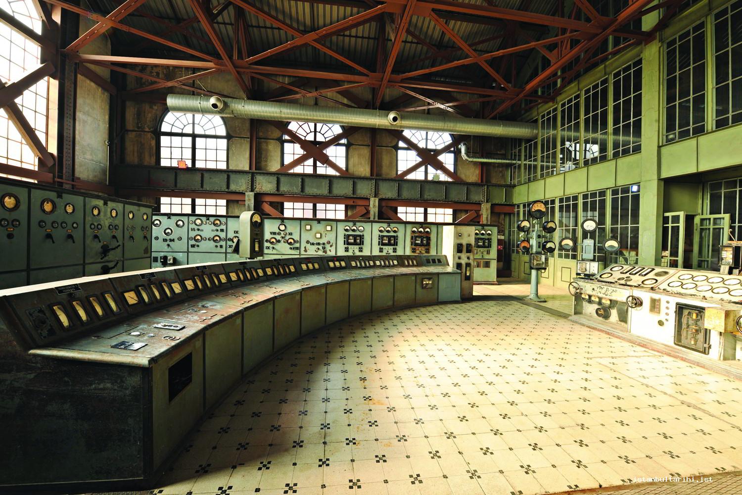 11- Silahtarağa Elektrik Fabrikası’nın kontrol odası