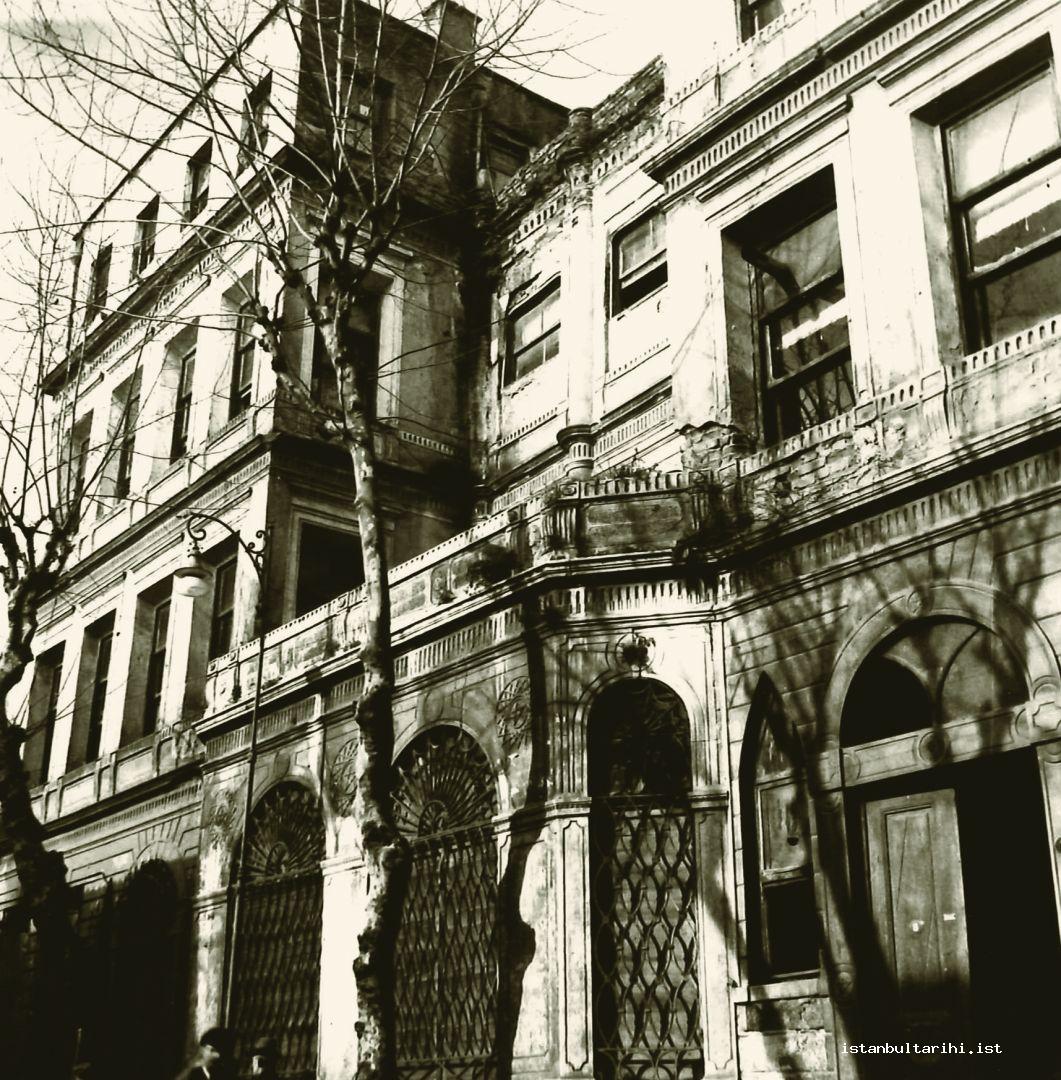 30- A general view of Oğlanlar (Boys) Sufi Lodge (Istanbul Metropolitan Municipality, The archive of the city Council, 1952)