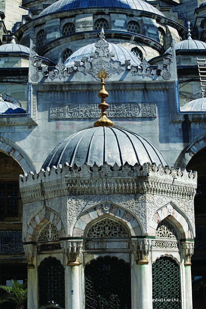 50- New Valide Mosque and its fountain (in Eminönü)