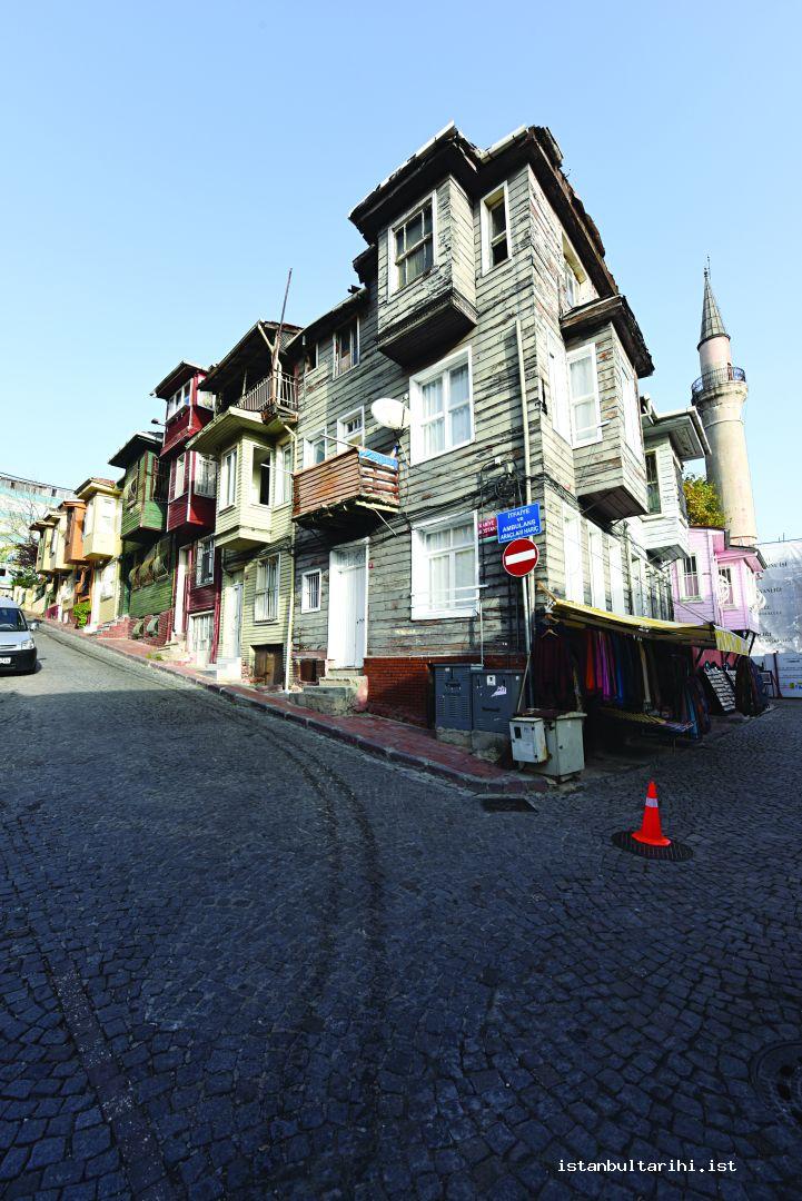 12- The Houses resisting time on Kariye Bostanı Street (next to Kariye Museum)